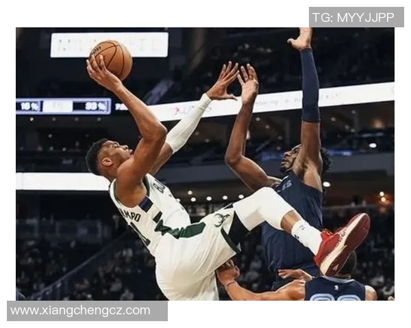 字母哥砍下大号三双坎宁安独揽36分助攻雄鹿轻取活塞迎来七连胜 字母哥砍下大号三双坎宁安独揽36分助攻雄鹿轻取活塞迎来七连胜