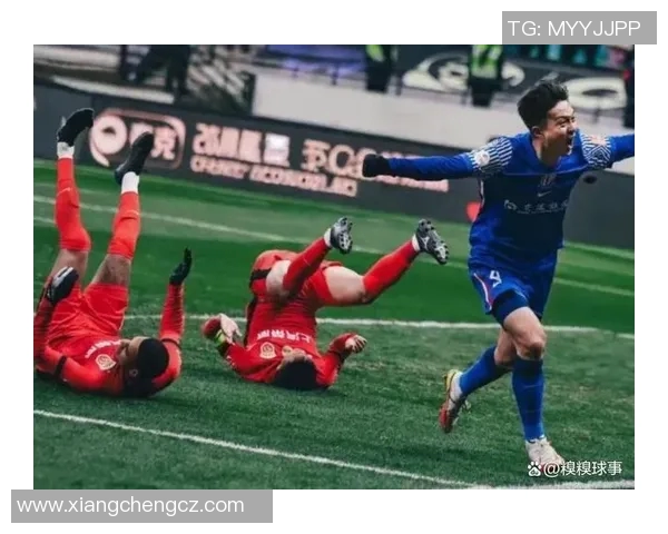 权建与上港的激烈对决揭示中超联赛新格局与球队实力的较量 权建与上港的激烈对决揭示中超联赛新格局与球队实力的较量